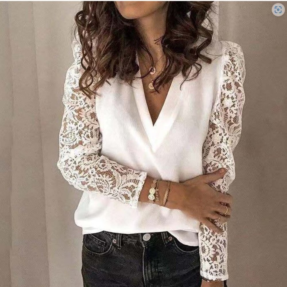 𝅺ELEGANT White Lace Blouse in sizes M, L and XL